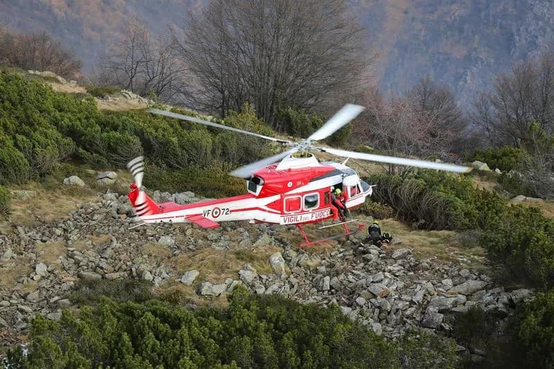 TRAVERSELLA - Escursionista in difficoltà recuperato in quota dai vigili del fuoco