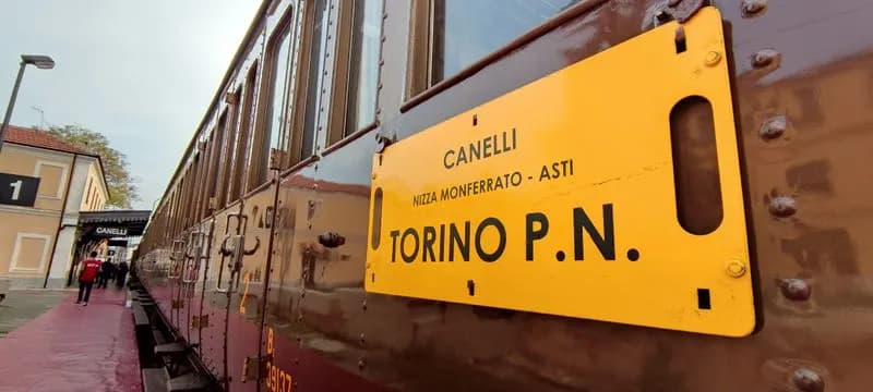 VIAGGI - Su un treno d'epoca verso l'astigiano