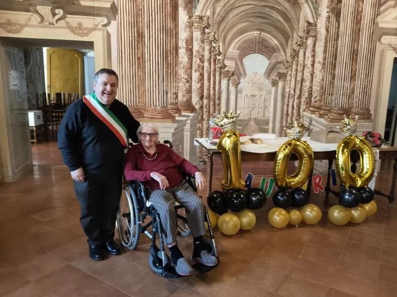 VALPERGA - Una super festa al Castello per i 100 anni di Lidia Nardo - FOTO