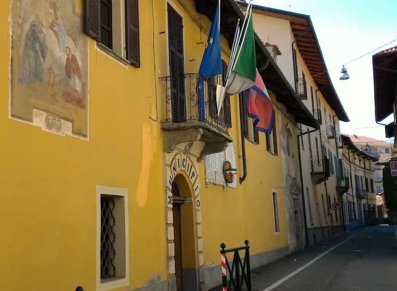 VALPERGA - Consiglio comunale, ex funzionario attacca la maggioranza