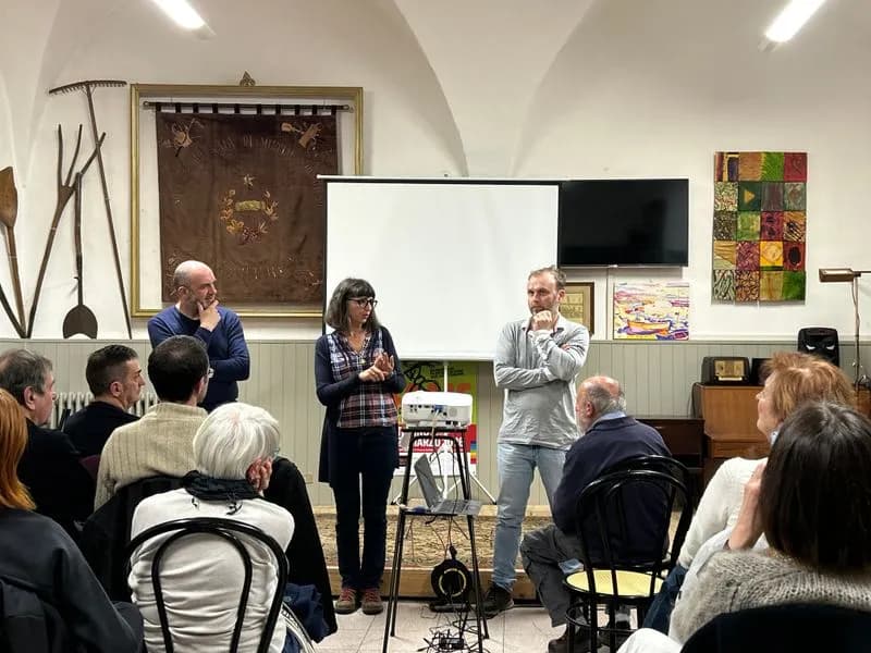 VALPERGA - Il mondo delle api nel documentario «Il sogno basterà?»