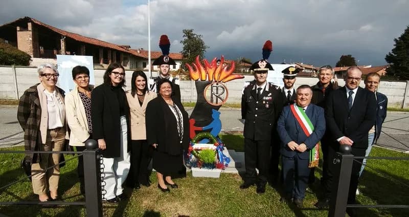 VALPERGA - Inaugurato il monumento in memoria del maresciallo Enzo D'Alessandro - FOTO e VIDEO