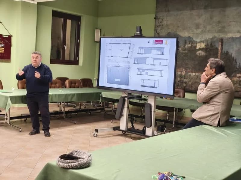 VALPERGA - Un polivalente in piazza Unità d'Italia, presentato il progetto