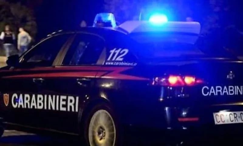 VALPERGA - Sindaco segnala un'auto sospetta ferma in mezzo alla strada di notte: indagini in corso