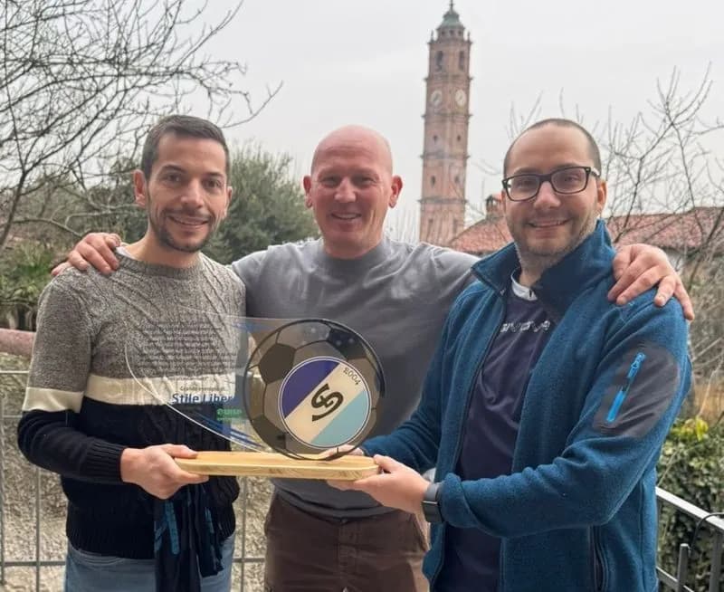 VALPERGA - Venti anni di partite, amicizia e passione per il calcio: premiata l'Asd Stile Libero - FOTO