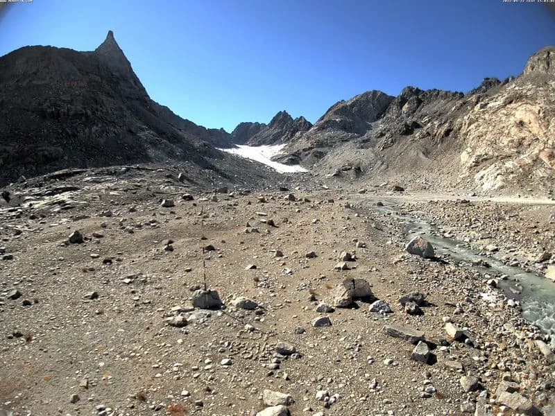 VALLE SOANA - Il ghiacciaio Ciardoney continua a ritirarsi: la fronte ha perso altri cinque metri in un anno