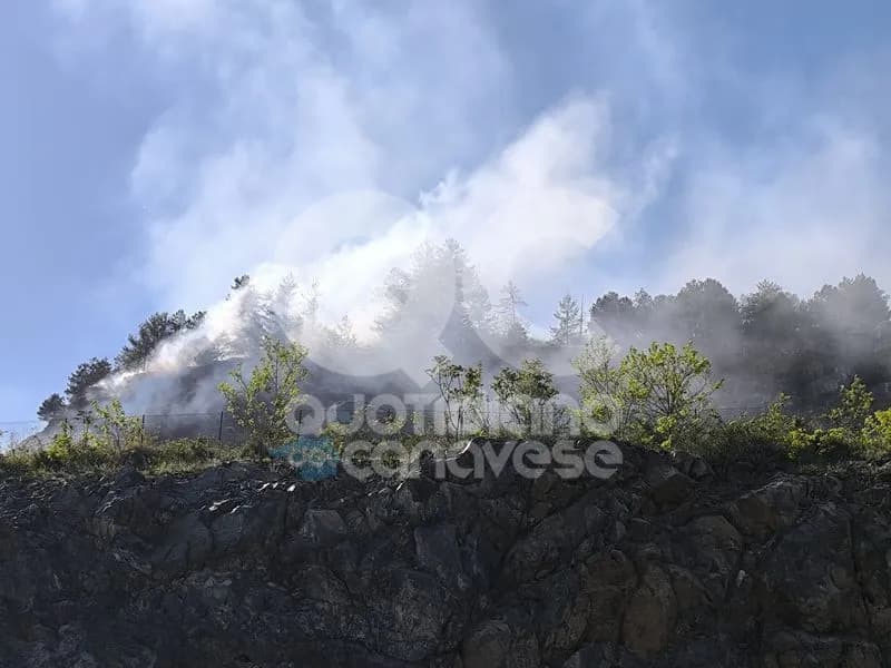 VIDRACCO-BALDISSERO CANAVESE - Incendio sui Monti Pelati, denunciato un operaio - FOTO e VIDEO
