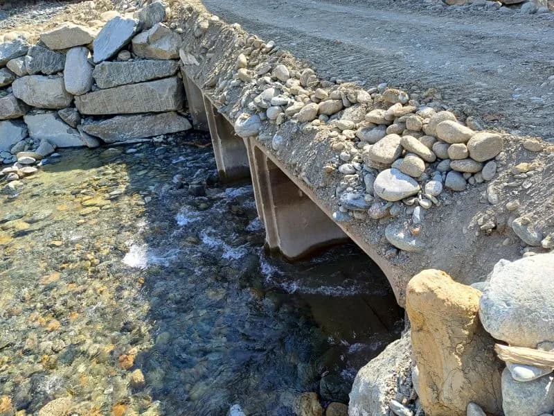 VILLANOVA CANAVESE - Il ponte sulla provinciale riaprirà al traffico solo a fine settembre - FOTO