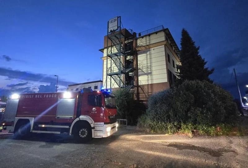 VOLPIANO - Era doloso l'incendio all'Euro Hotel: cinque minorenni denunciati dai carabinieri