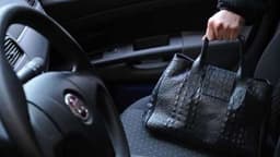 VOLPIANO - Auto forzate per rubare le borsette: è di nuovo allarme furti al cimitero