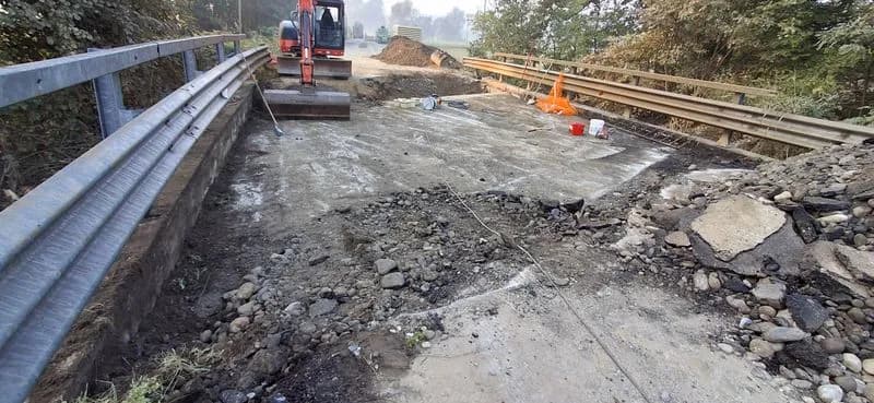 VOLPIANO - A buon punto i lavori sulla provinciale per Rivarossa, chiusa dopo l'alluvione di aprile - FOTO
