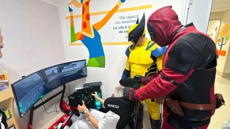 VOLPIANO - Sparco ha donato un simulatore di guida per i bimbi ricoverati al Regina Margherita di Torino - FOTO