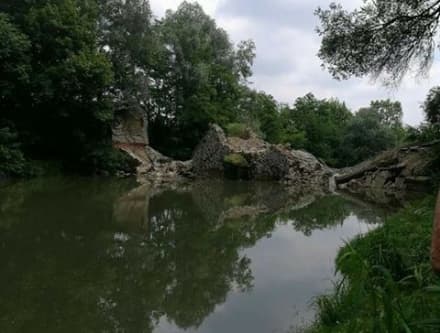 STRAMBINO - Crolla il vecchio ponte sul Chiusella: era stato chiuso dal sindaco dieci giorni fa
