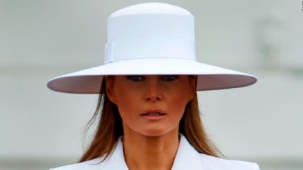 GLAMOUR - All'asta l'iconico cappello di Melania Trump