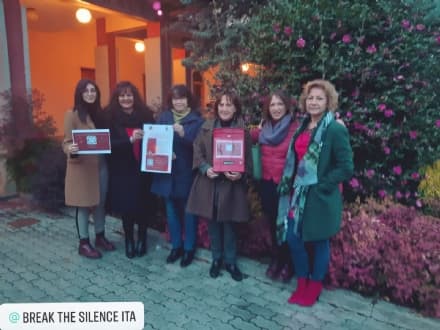 SAN GIUSTO CANAVESE - Inaugurata una casella postale rossa contro la violenza sulle donne - FOTO